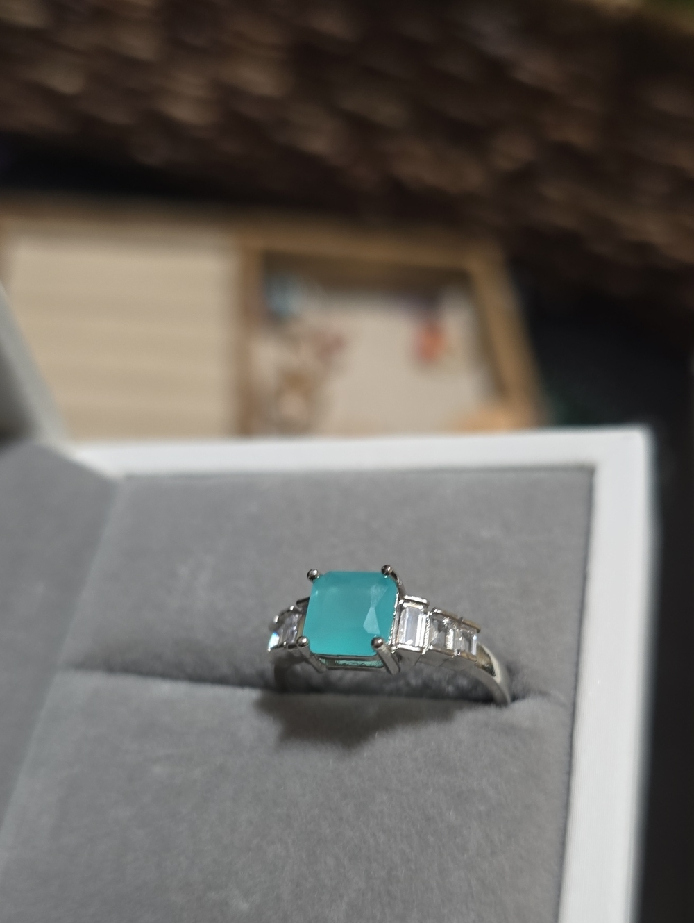 Assorted Costume Jewelry Rings - Picture 3 of 6